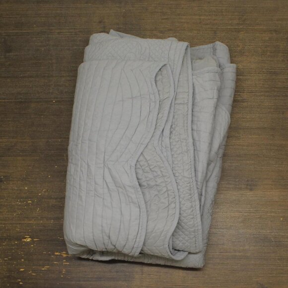 NEW Hudson & Main Tailored Tonal Audrey Bedspread Gray Twin - Picture 5 of 8